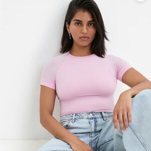 Women's Short Sleeve Crewneck Tee in Light Pink